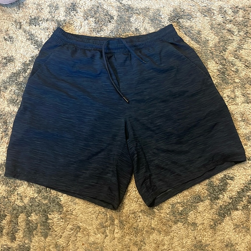 Mens Lululemon Pace Breaker shorts - size large  heather blue / navy linerless